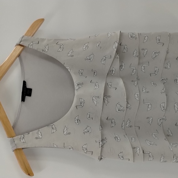 Attention brand paper crane print gray size small sleeveless ruffle tier stretch - Picture 2 of 8